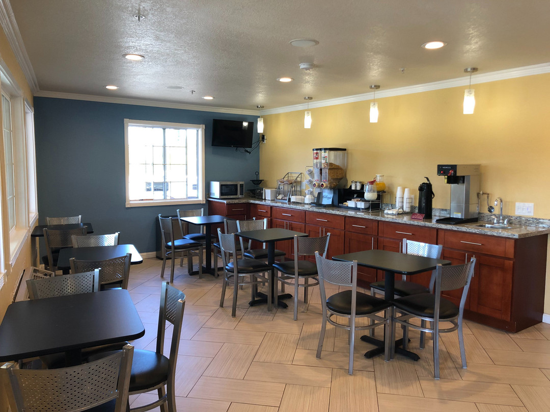 Lake Point Lodge - Clearlake Oaks, CA主图