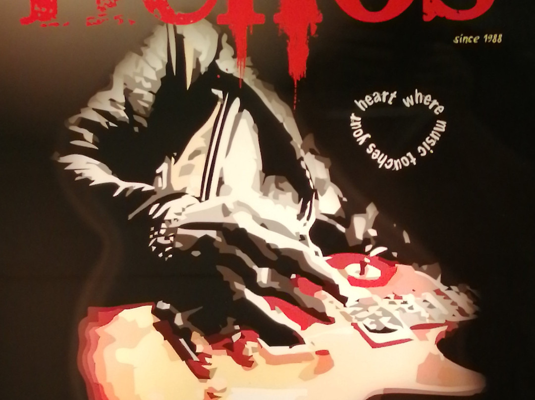 Helios Rock Bar-Chora必去景点