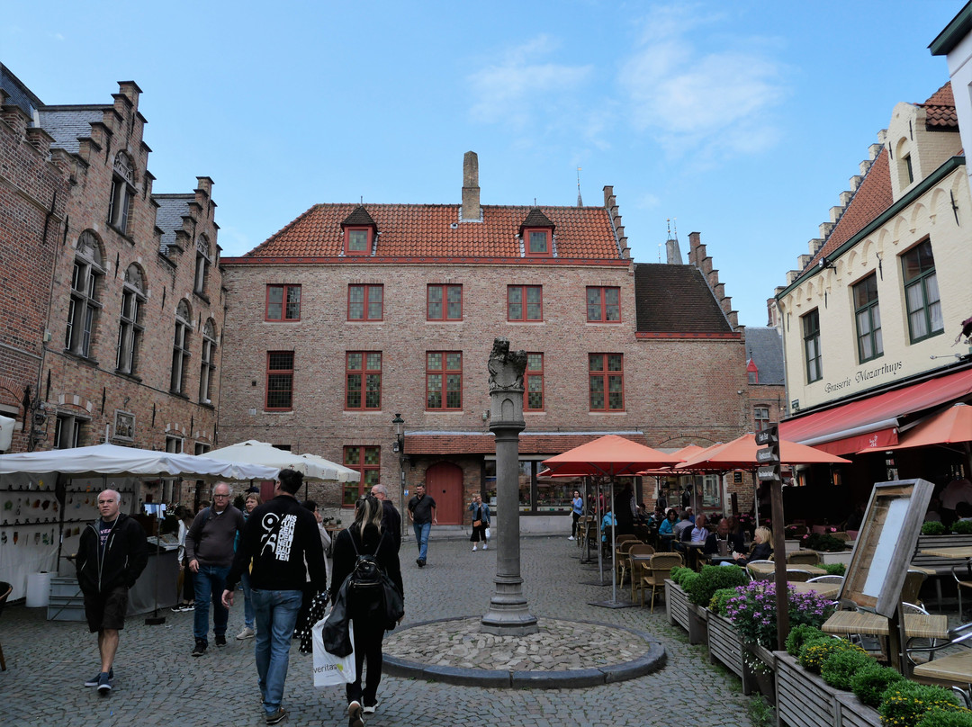Huidenvettersplein-布鲁日必去景点