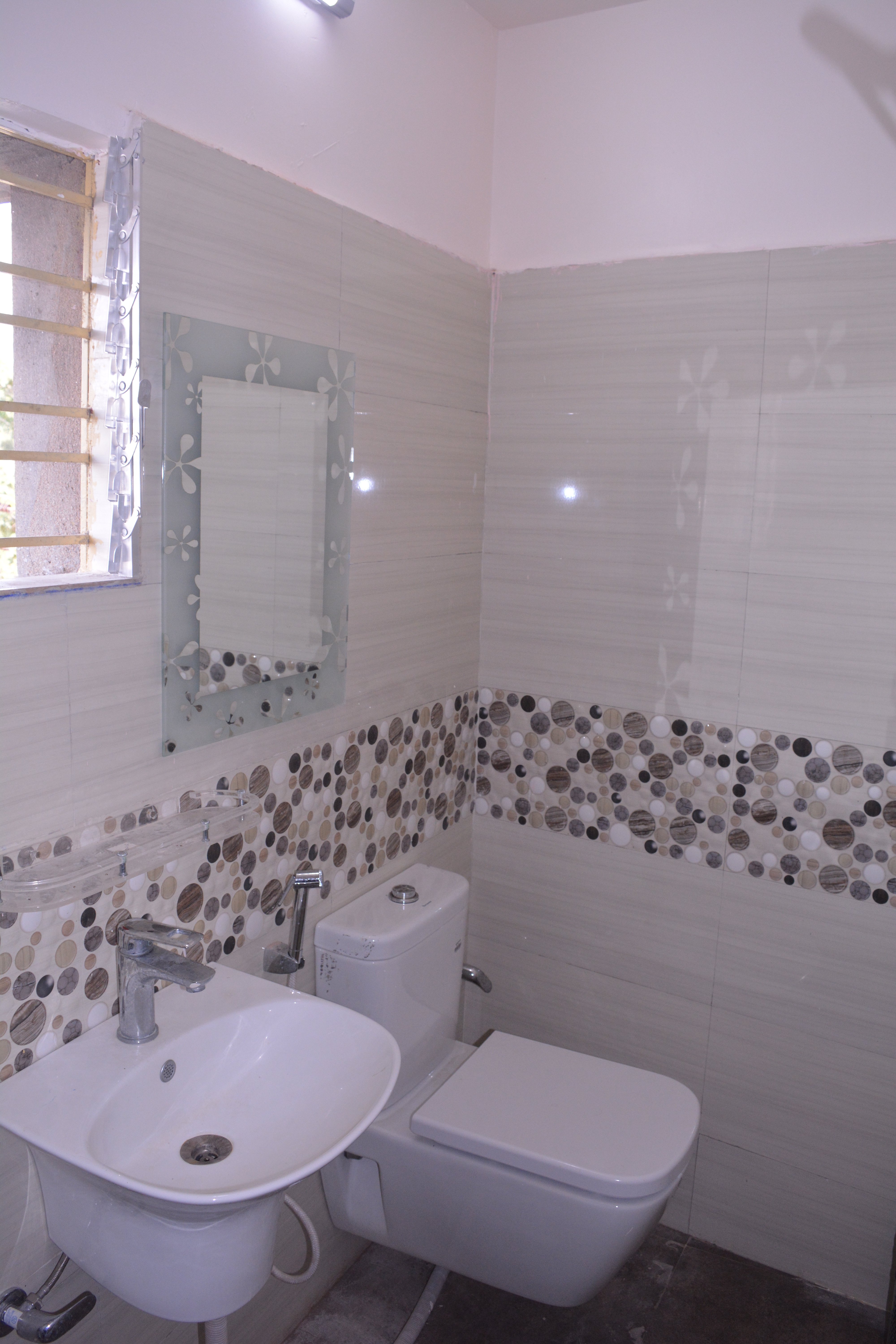 Oishi Plaza Hotel & Banquets-浴室