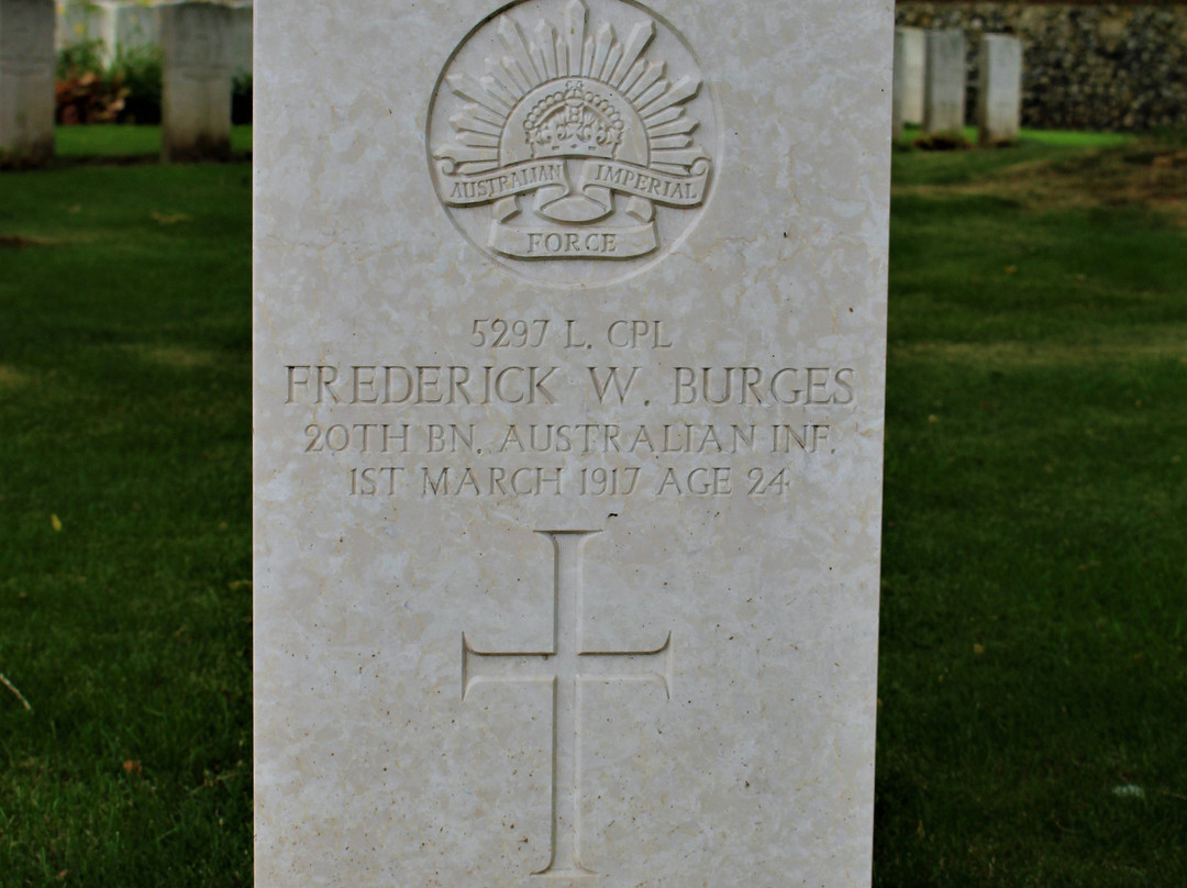 Contalmaison chateau cemetery景点图片