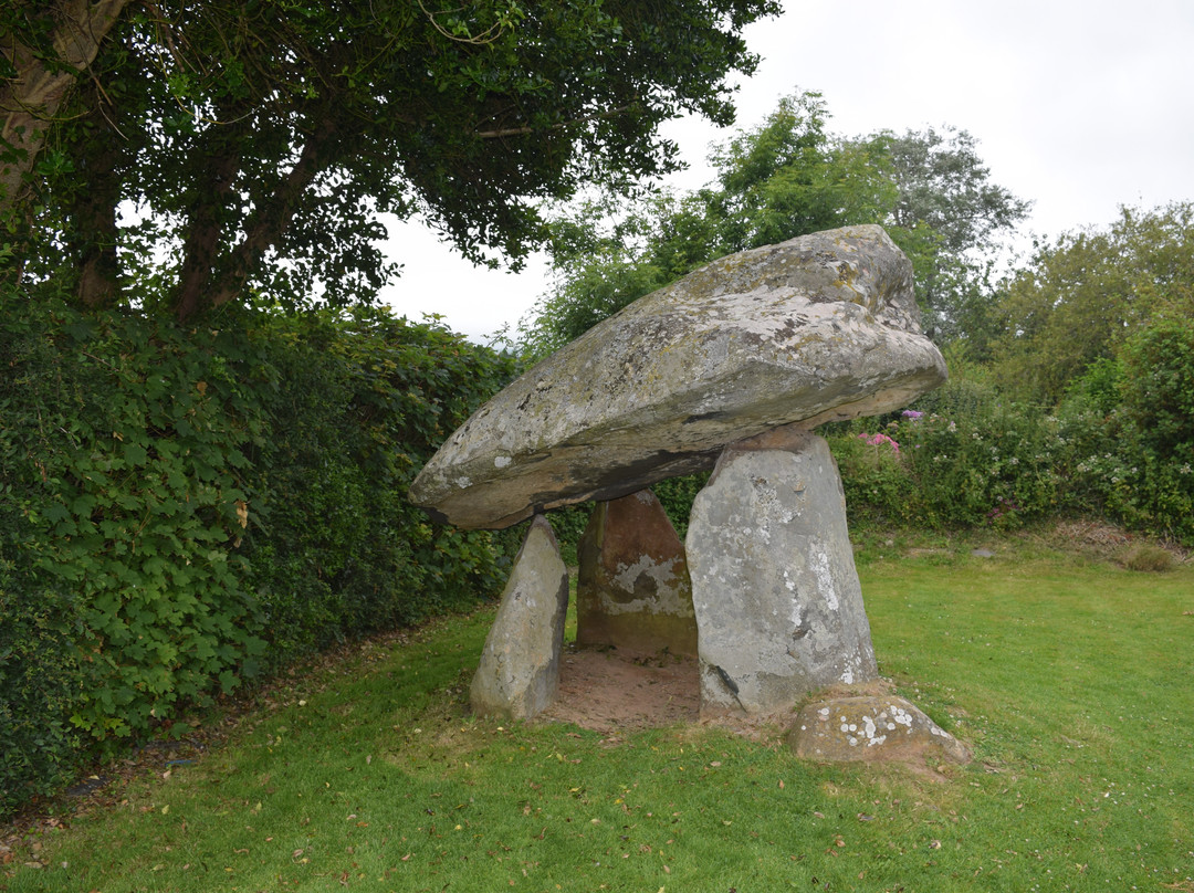 Carreg Coetan Burial Chamber-Newport -Trefdraeth必去景点