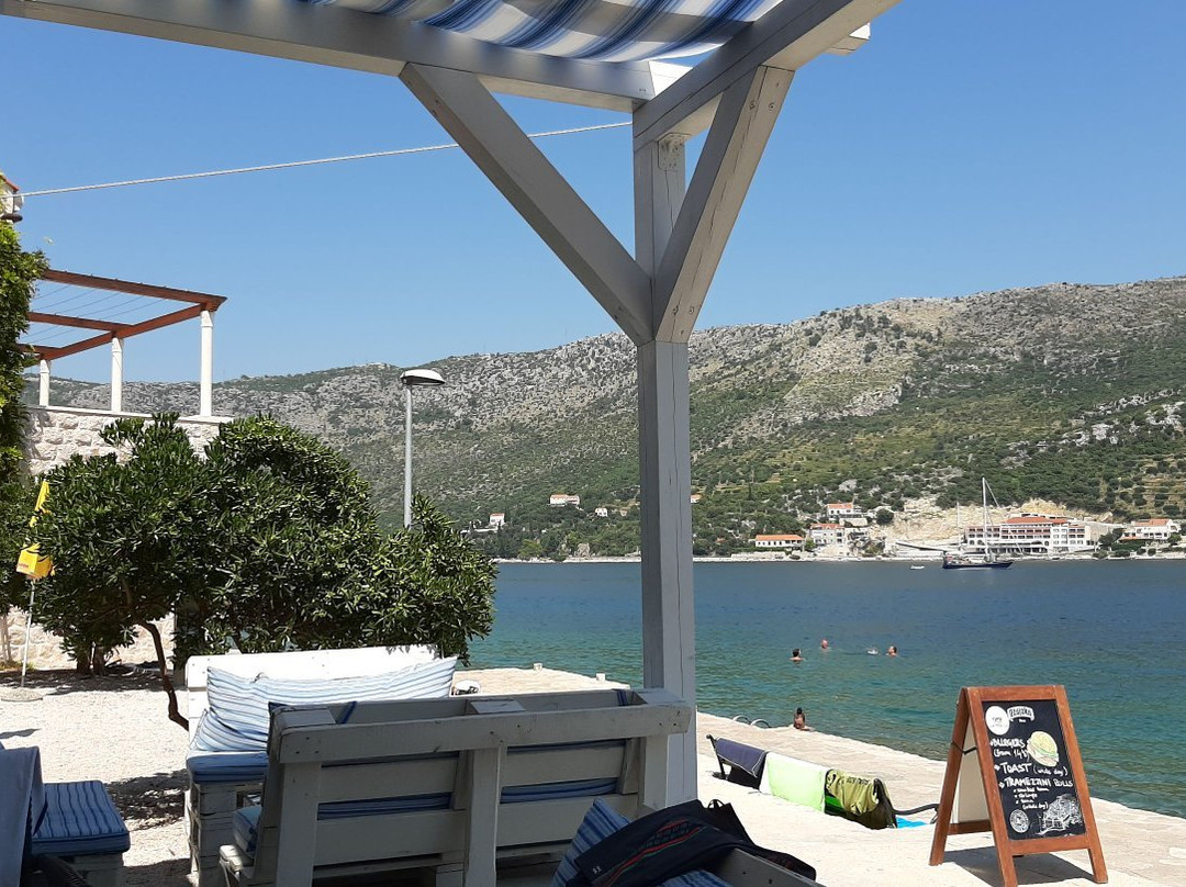 BEACH BAR "La Rocca"景点图片