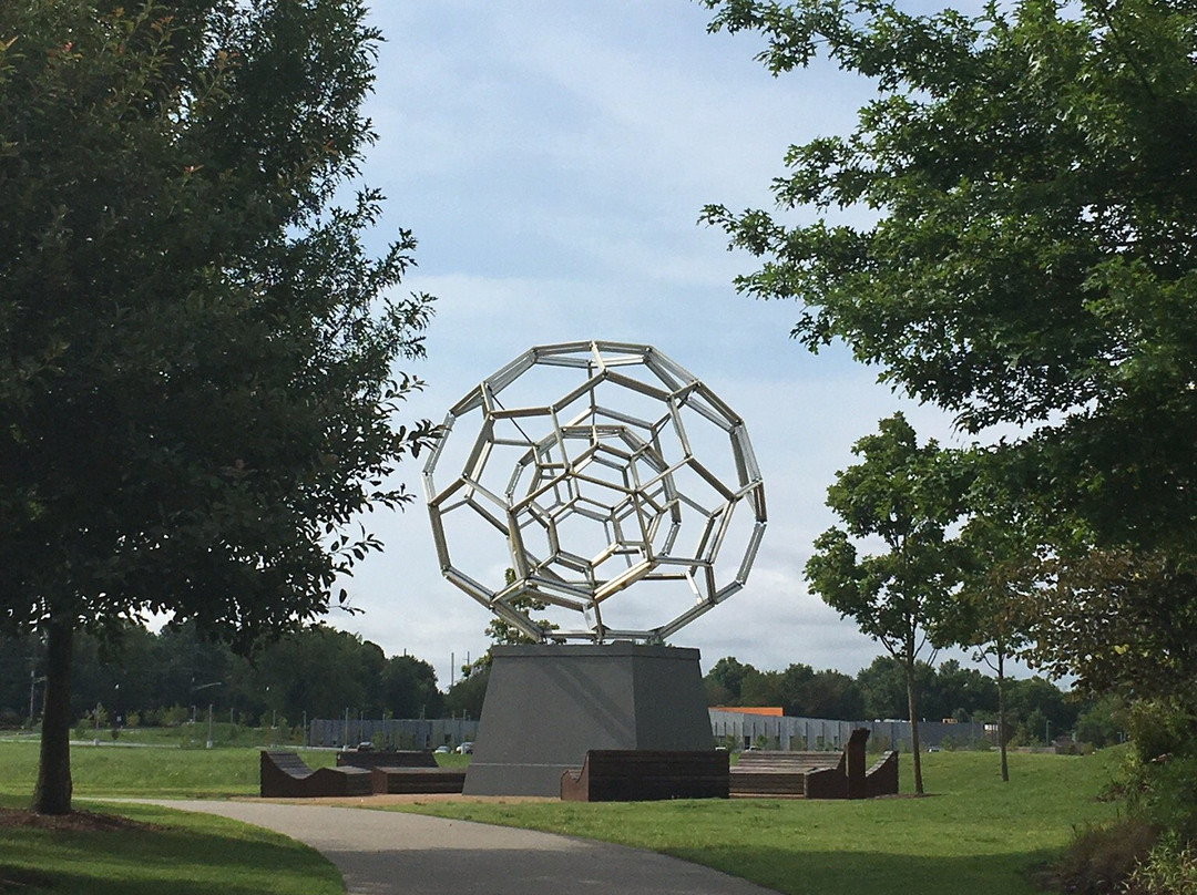 Buckyball At Crystal Bridges-本顿维尔必去景点