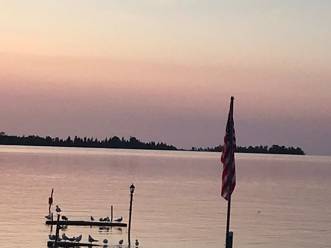 Beachfront Inn主图