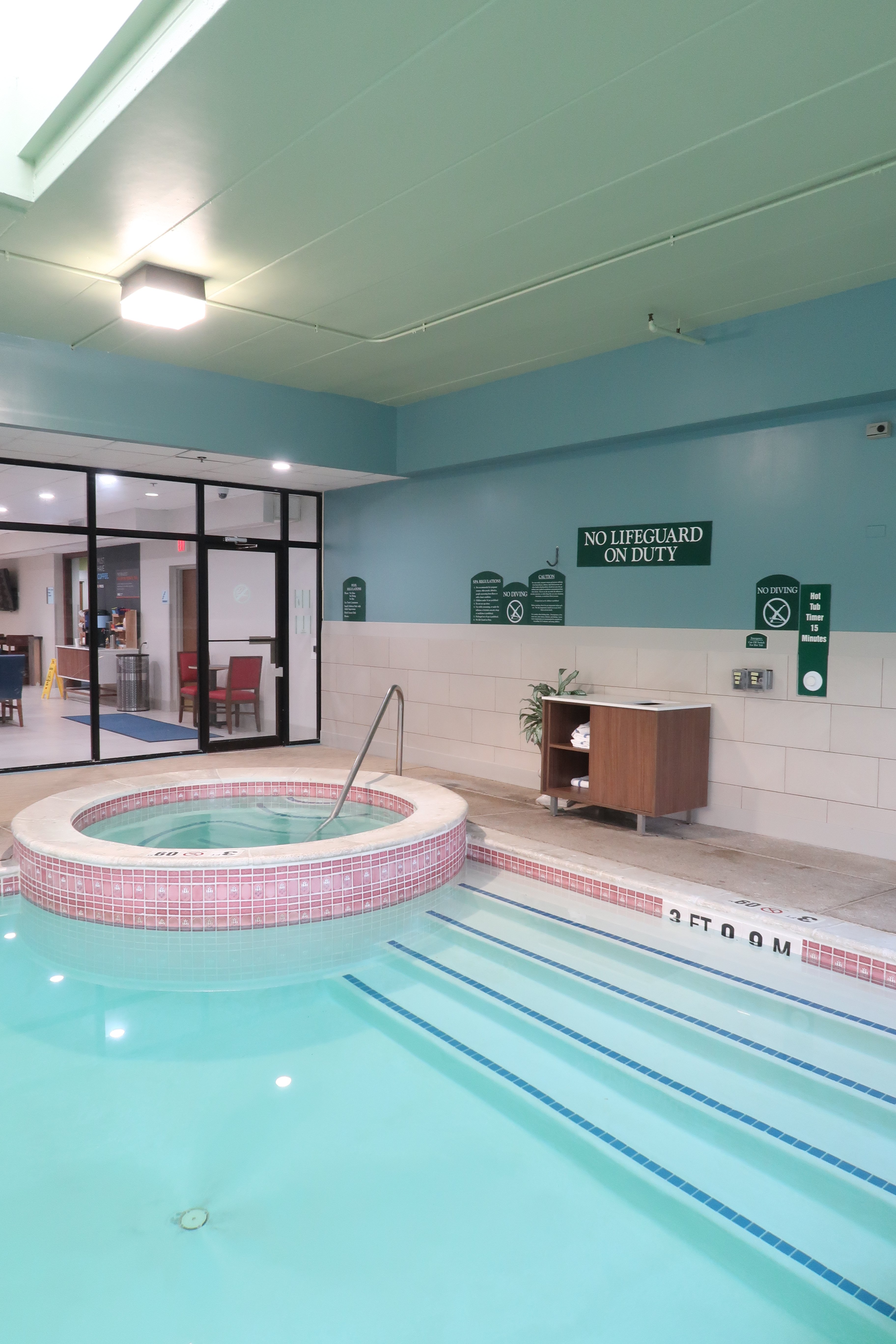 Holiday Inn Express Easton, an IHG Hotel-泳池