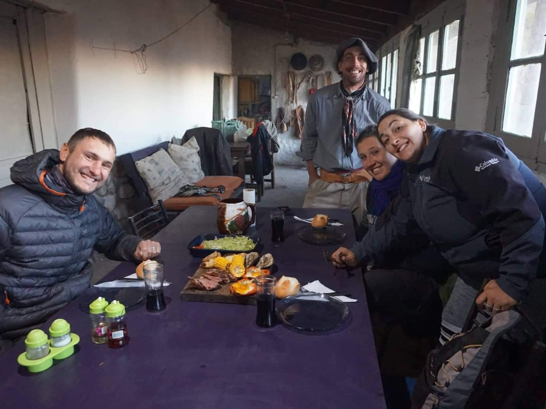 El Relincho Cabalgatas-Las Heras必去景点