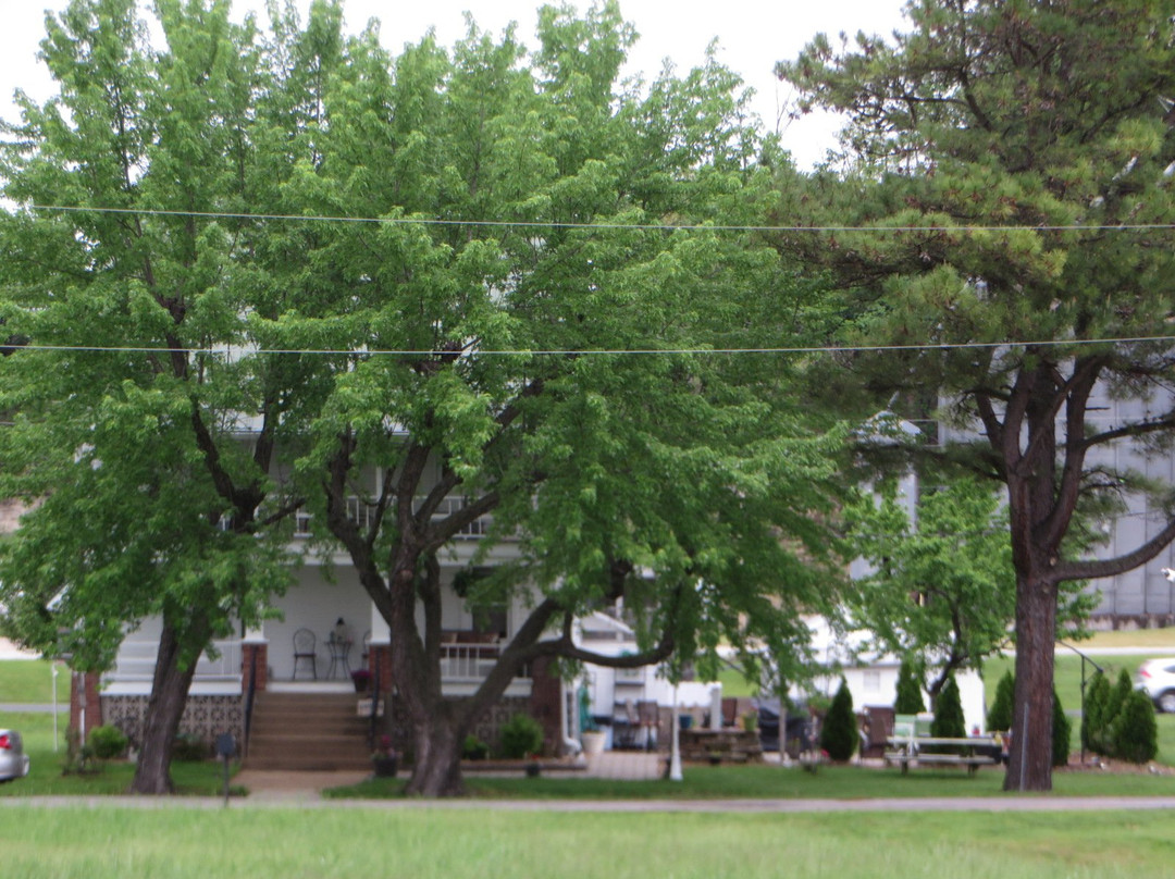 The Doll House Bed & Breakfast主图