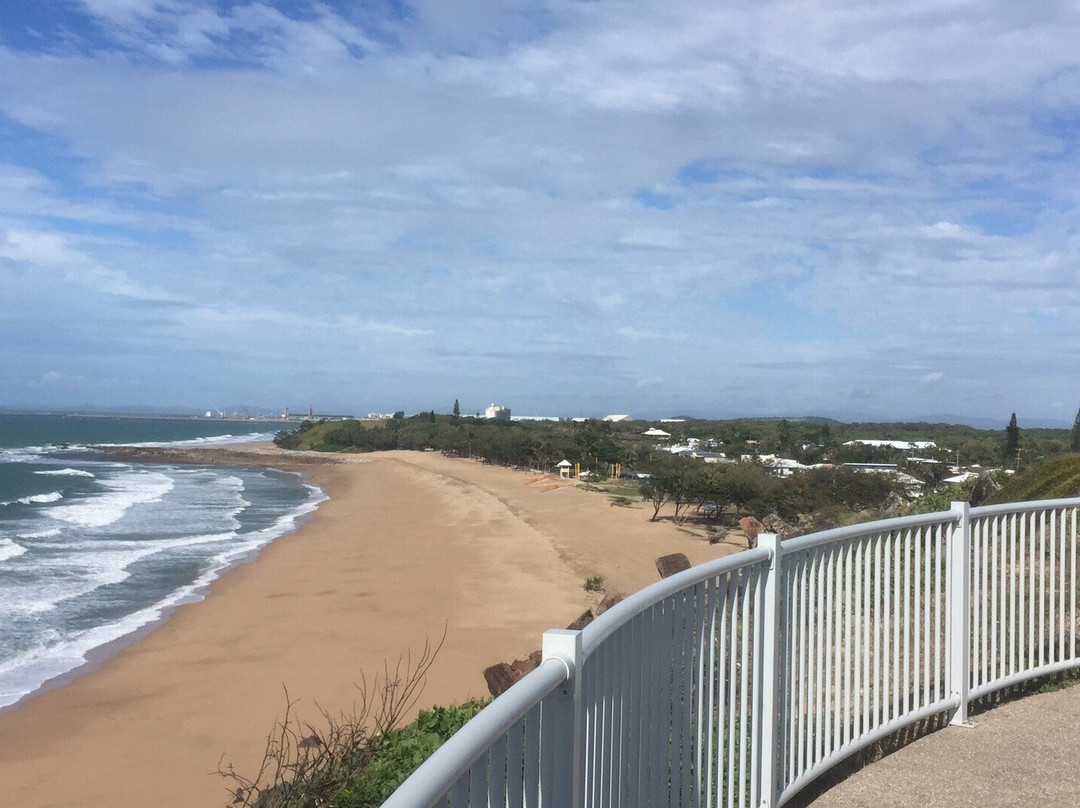 Lamberts Beach Lookout景点图片