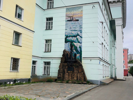 Memorial to Ice-breaker Yermak-摩尔曼斯克必去景点