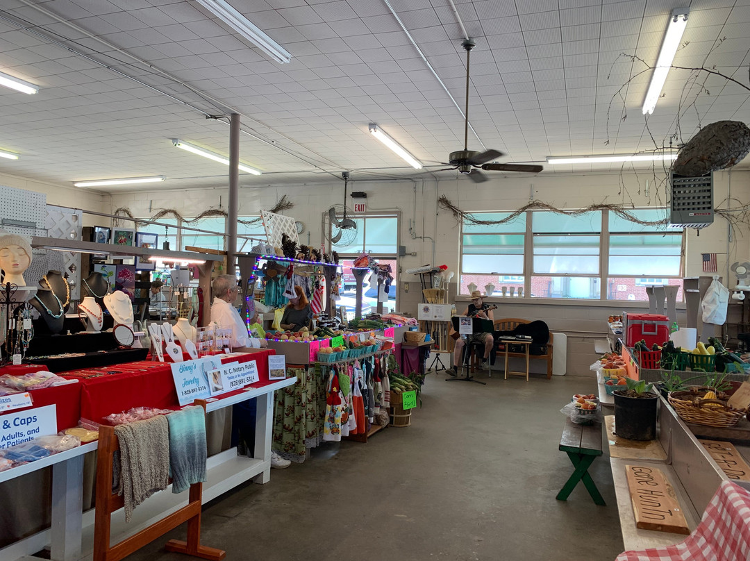 Henderson County Curb Market-亨德森维尔必去景点