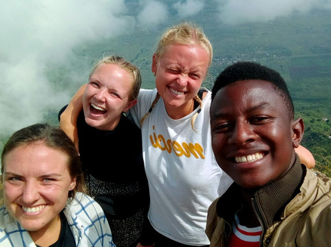 Travel With Brighton-坦噶必去景点