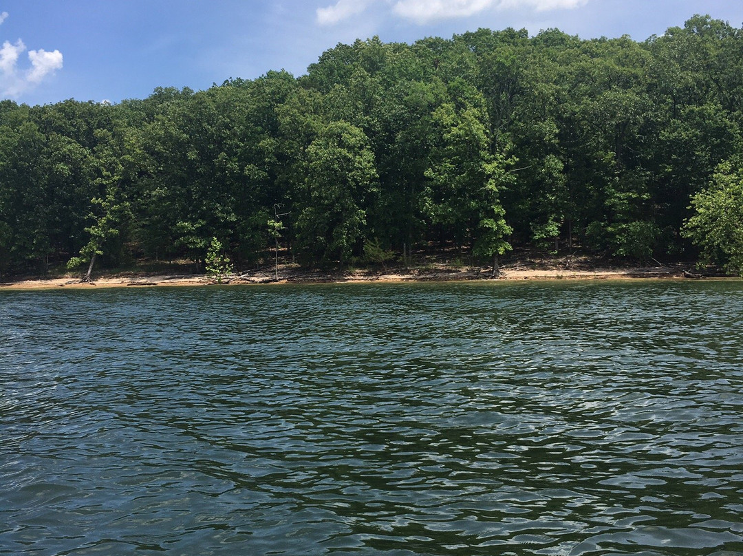 Beaver Lake Outdoor Center景点图片
