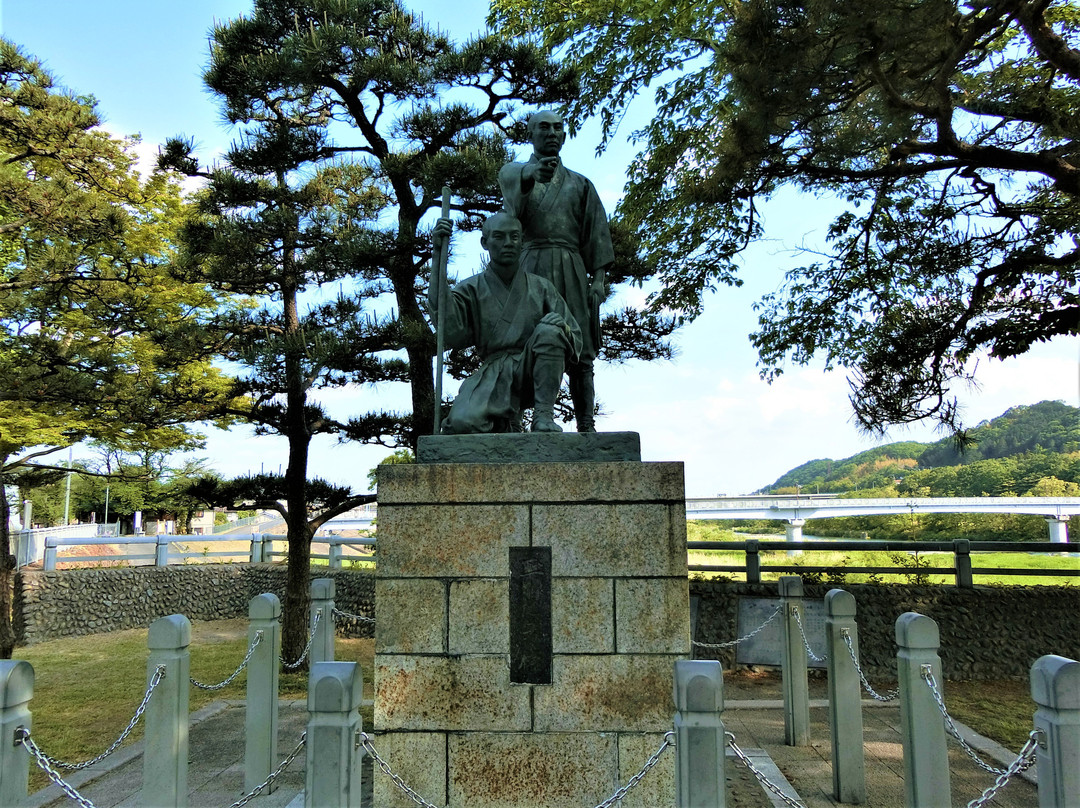 Statue of Tamagawa Brothers景点图片