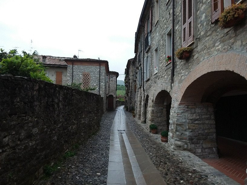 Antichi Portici della Contrada del Castellaro景点图片