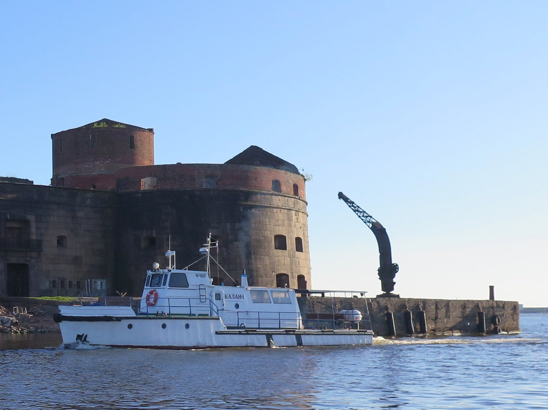 Excurtions to the Forts of Kronshtadt on Ship Kalan-喀琅施塔得必去景点