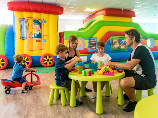 Miniclub Baby Roccia-安达洛必去景点