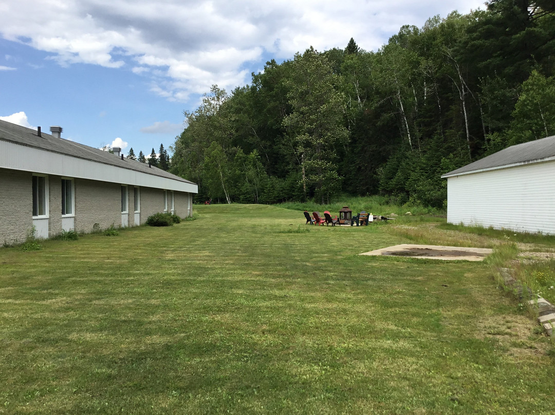 Le Motel Du Mont Trinite主图