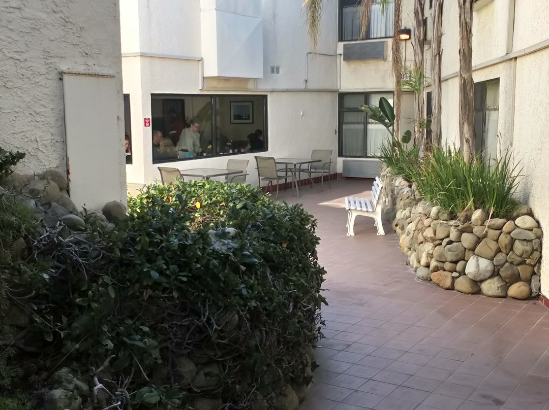 快乐罗杰酒店主图