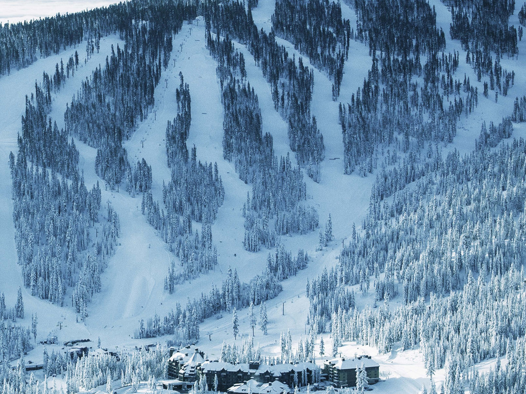 太浩湖丽思卡尔顿高地酒店主图