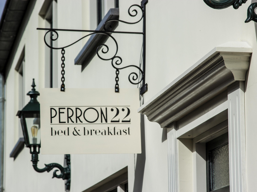 B&B Perron 22