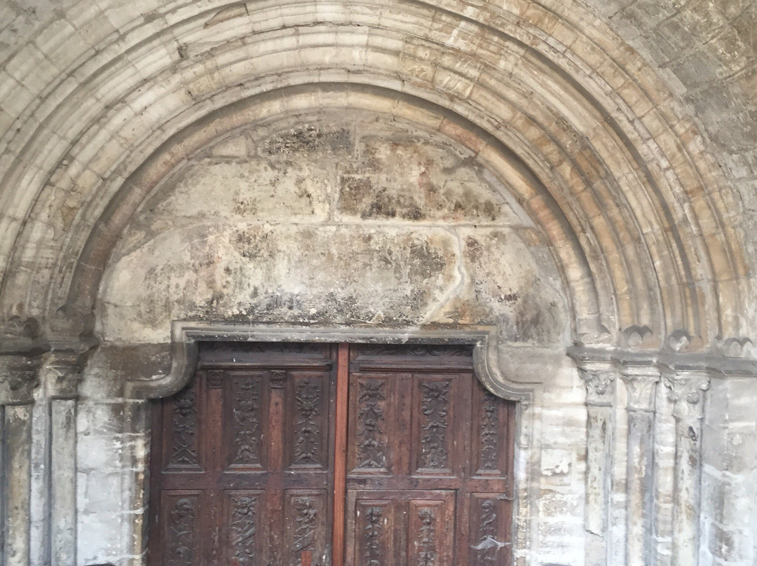 Église Saint-Pierre-Bar Sur Aube必去景点