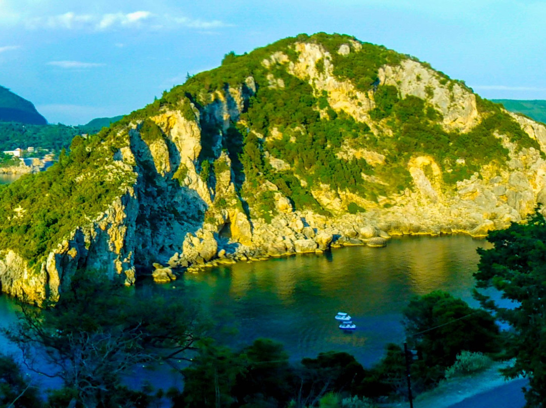 Ampelaki Beach-Paleokastritsa必去景点