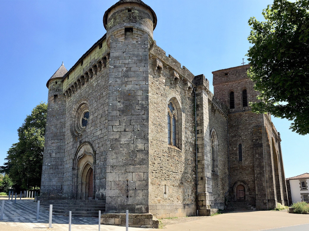 Eglise Saint-Pierre景点图片