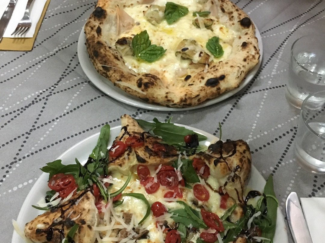 Recale餐馆和美食-El Sombrero Pizza Cosmopolitan