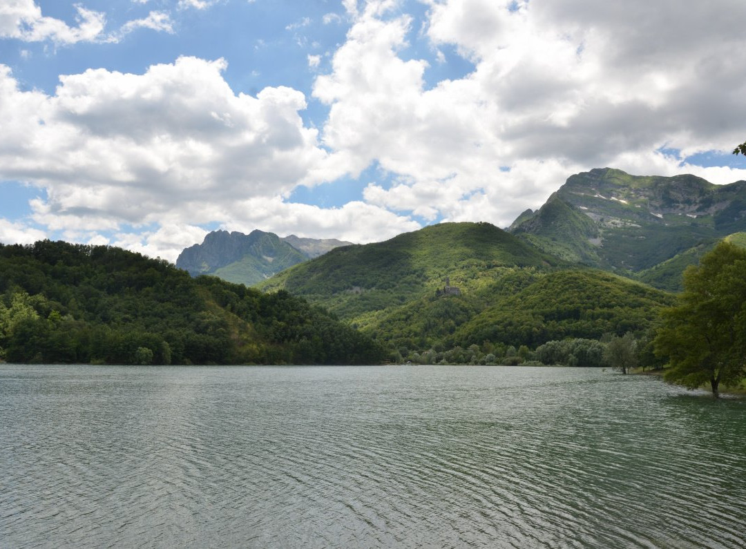 Lago Di Gramolazzo景点图片