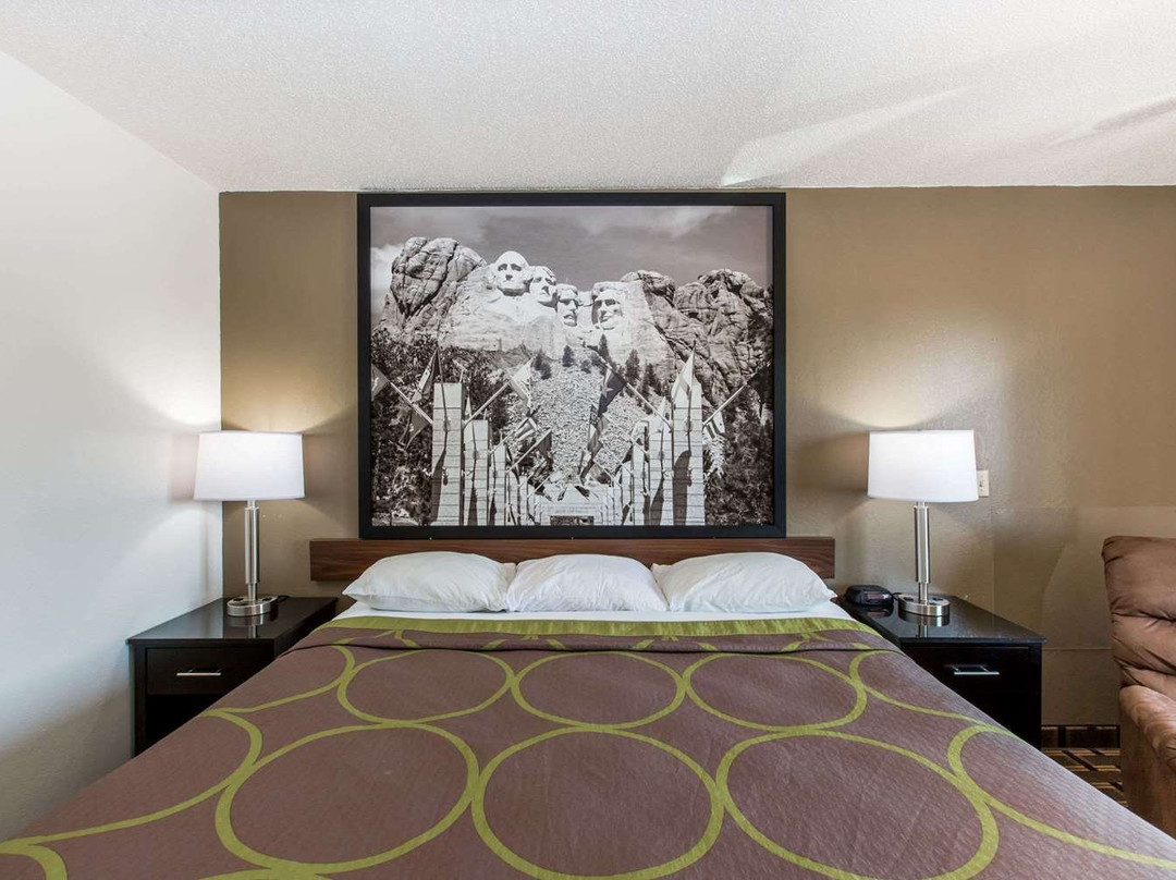 Super 8 by Wyndham Wayne主图