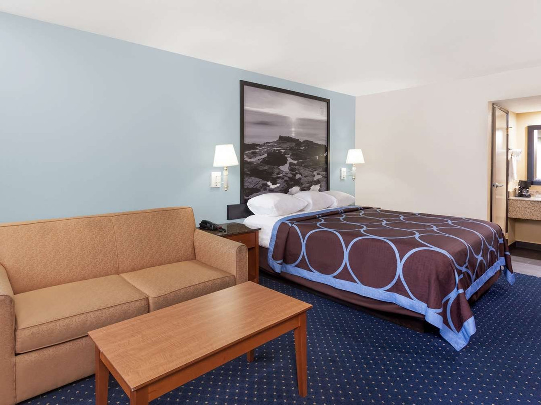 Super 8 by Wyndham El Cajon CA主图