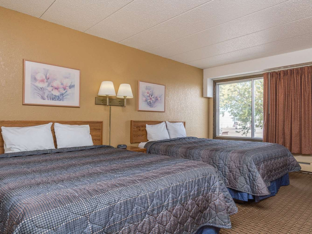 奥瓦通纳速8酒店主图