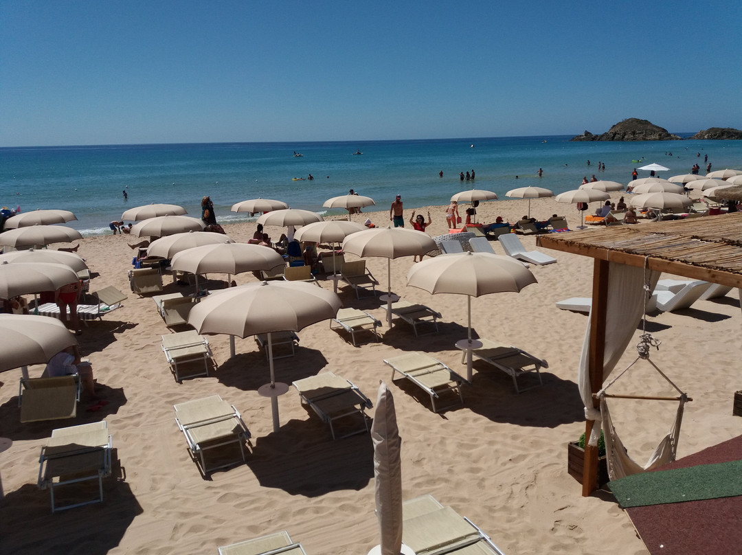 Baia Chia Beach Club-Chia必去景点