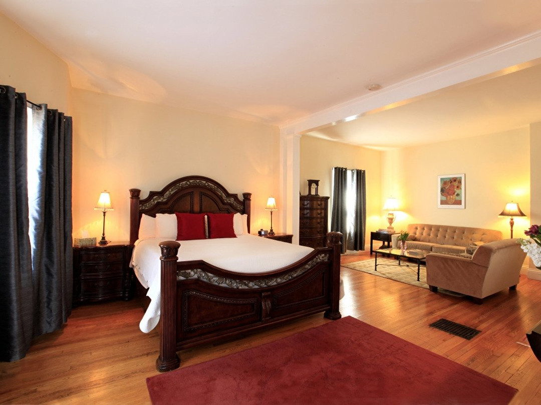 The Parkside House主图