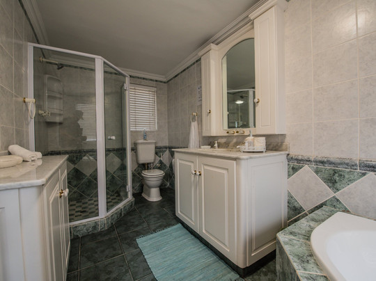 52 on Fish Hoek主图