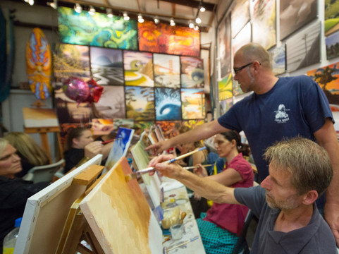 Paint Party at Forever Stoked-莫罗贝必去景点