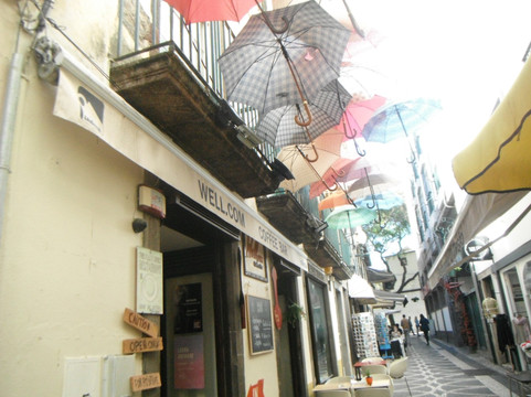 Well.Com Coffee Bar-沙尔必去景点