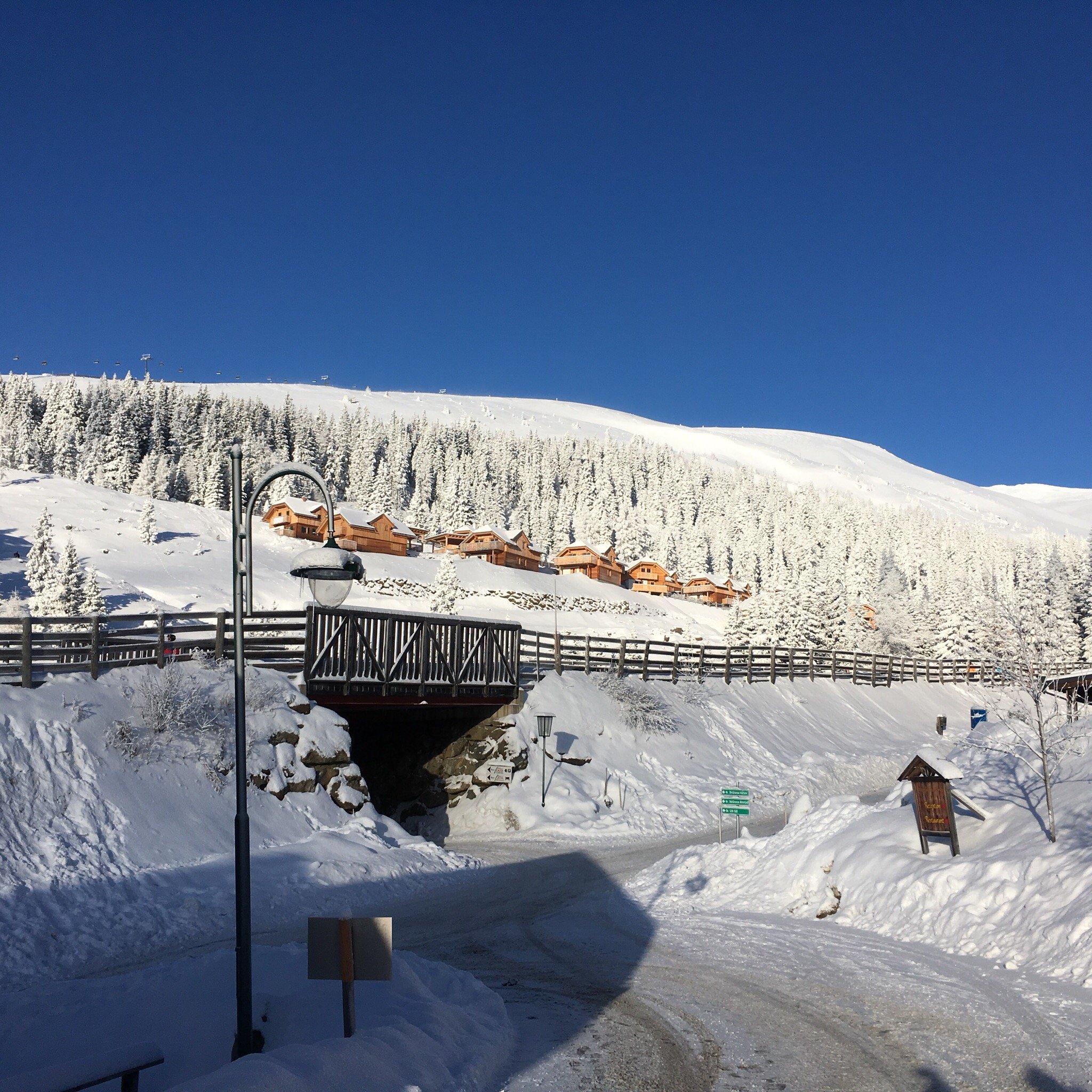 Monarchia Park-官方