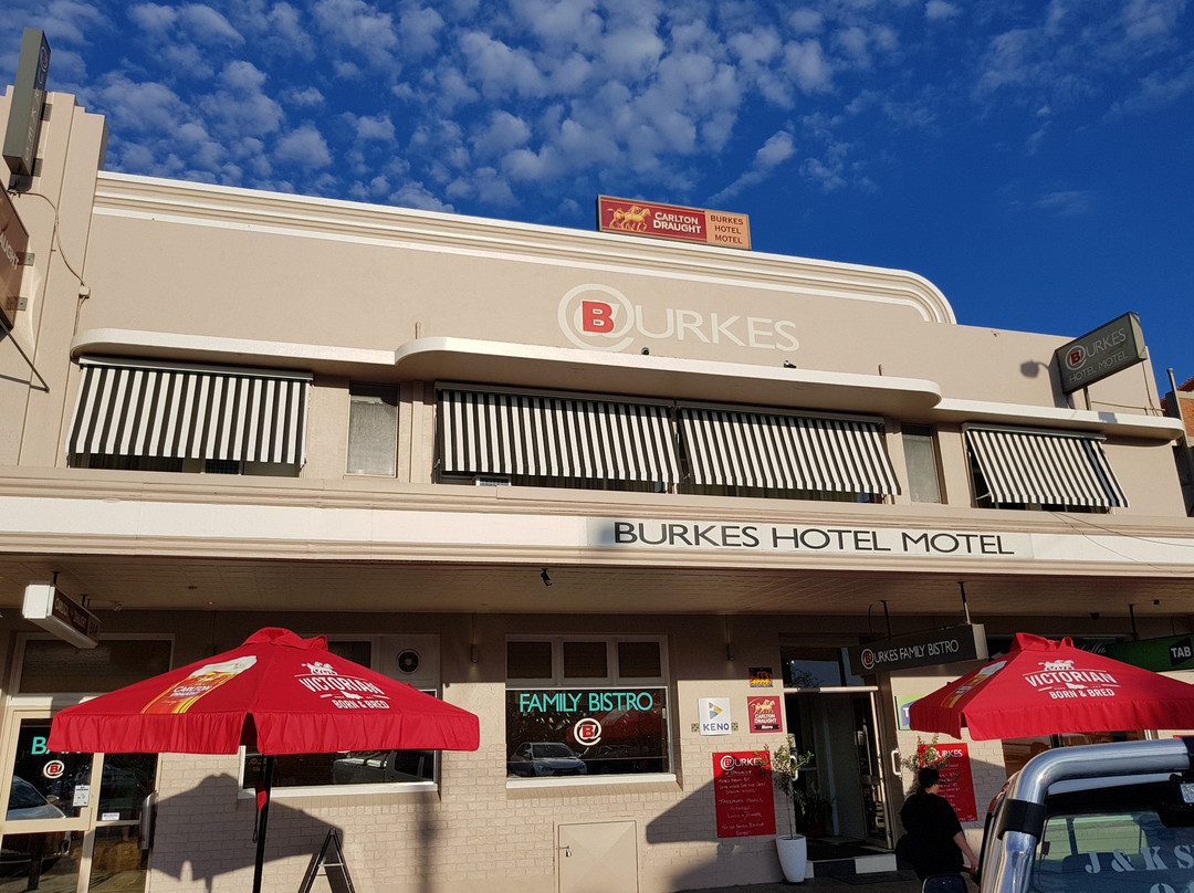 Yarrawonga餐馆和美食-Burkes Bistro and Bar