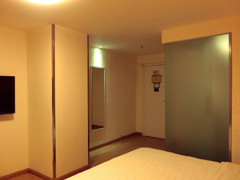 IU酒店(深圳福田口岸地铁站店)主图