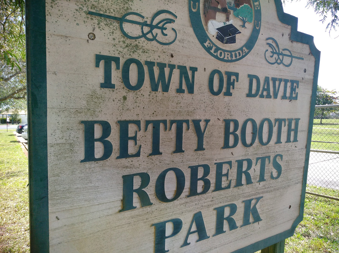 Betty Booth Roberts Park-戴维必去景点