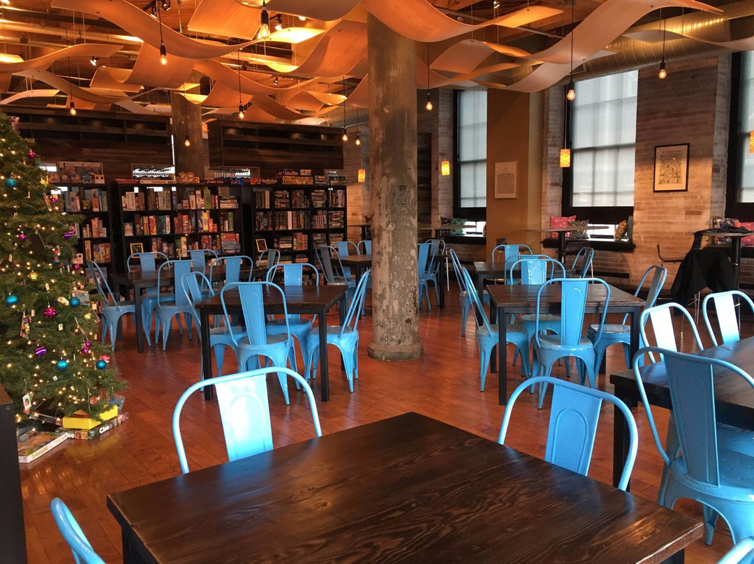 Sauget餐馆和美食-Pieces: The St. Louis Board Game Bar & Cafe