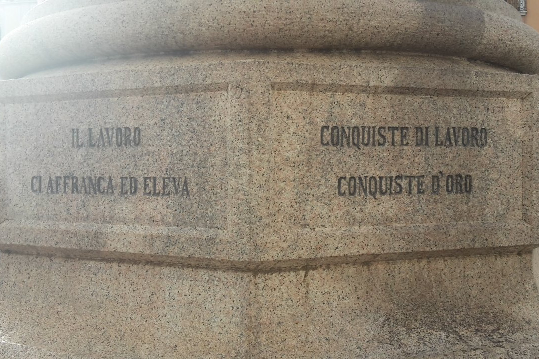 Monumento al Tessitore-斯基奥必去景点
