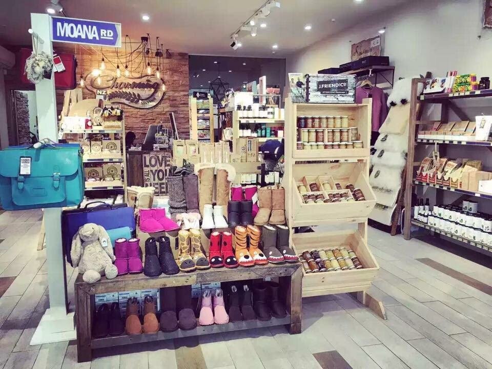 Charming Souvenir Store景点图片