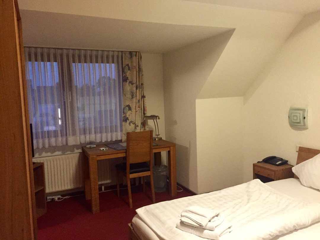 弗洛拉酒店主图