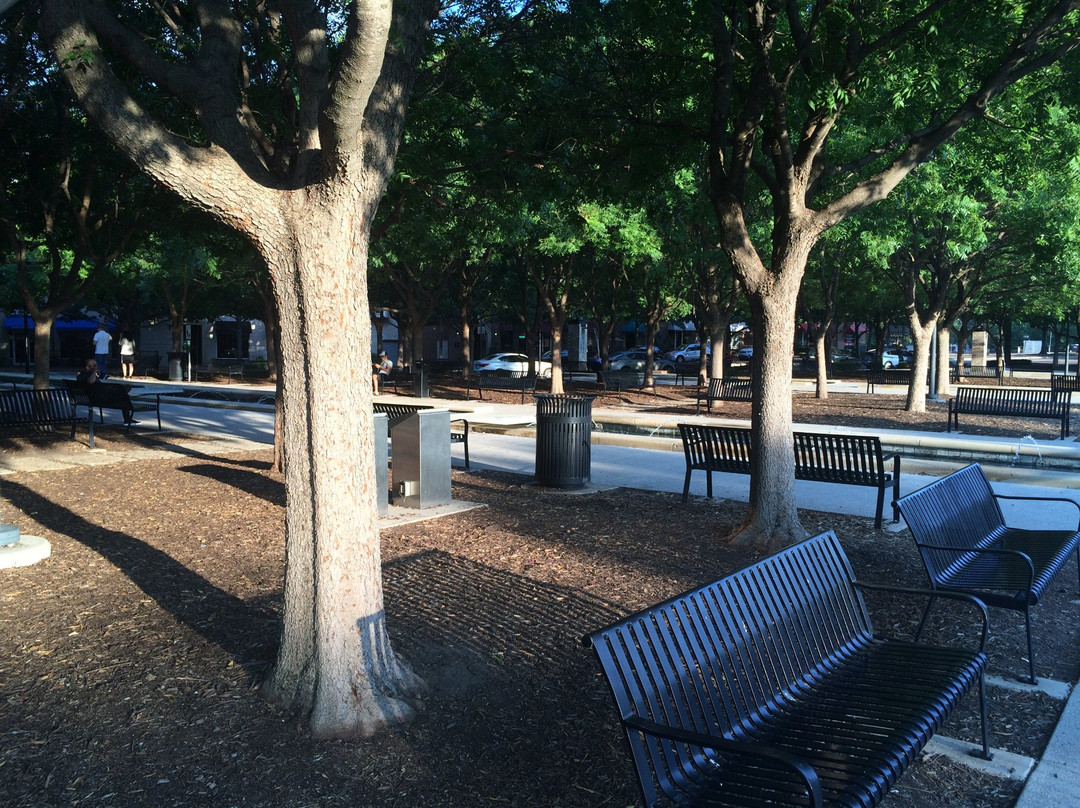 Addison Circle Park景点图片