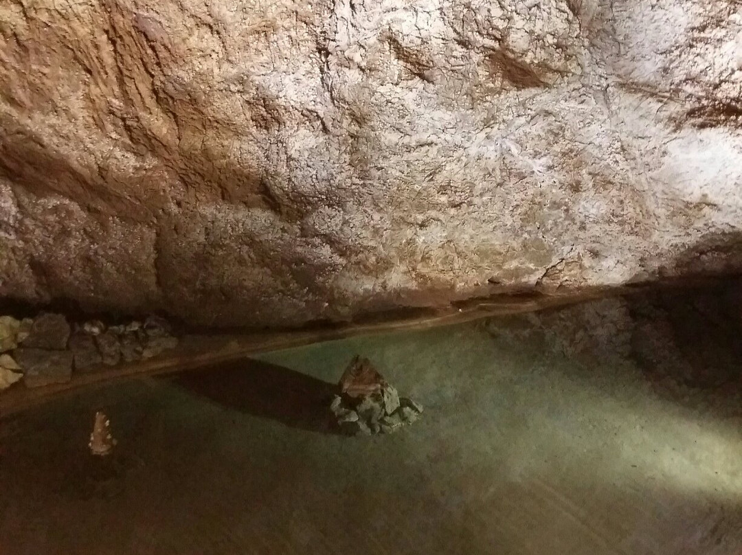 Kristallhöhle Kubach-Weilburg必去景点