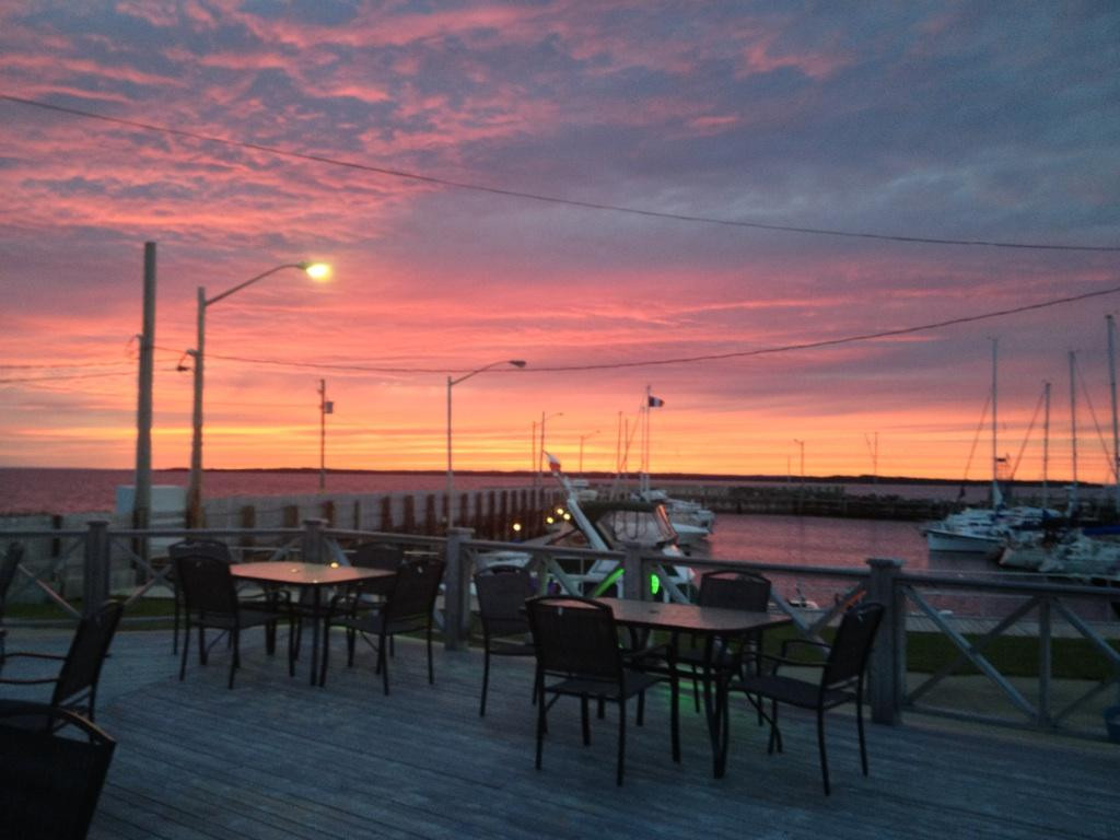 Bas-Caraquet餐馆和美食-La Marina