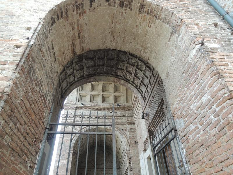 Piazza Leon Battista Alberti景点图片